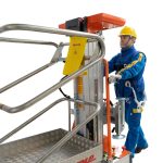 Podnośnik ręcznie prowadzony ELEVAH 61 – wysokość robocza do 6,1 m